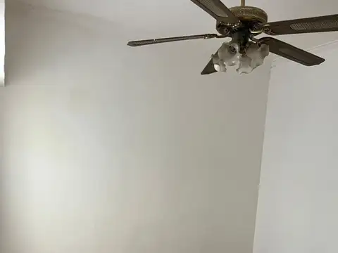 Depto Tipo Casa en Venta 50 años