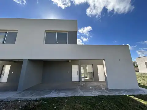 Casa en Venta en Pilar del Este - Casas del Este, USD 120.000