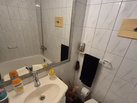 DEPARTAMENTO 2 AMB. C/BALCÓN EN CABALLITO. PISO 3 POR ESCALERA. OPORTUNIDAD!