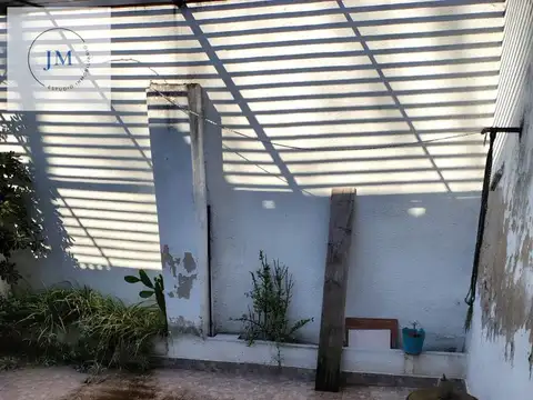Casa 4 ambientes con 1 baño