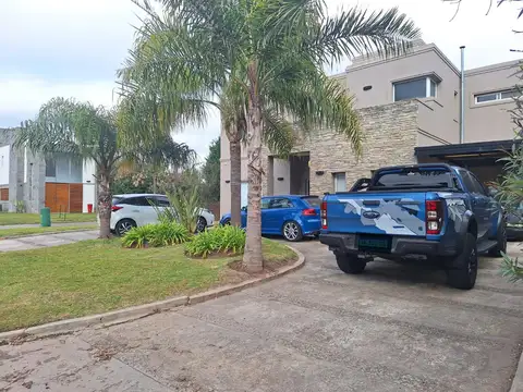 Casa en Venta en La Montura, USD 420.000