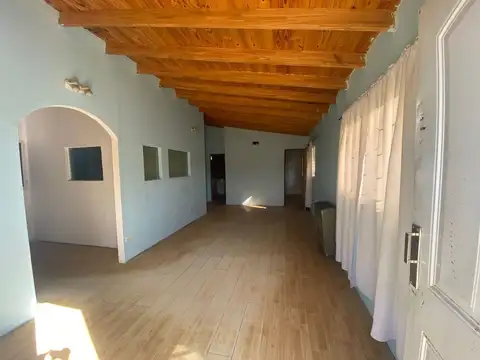 Cabaña en Bellavista Sur con amplio terreno.