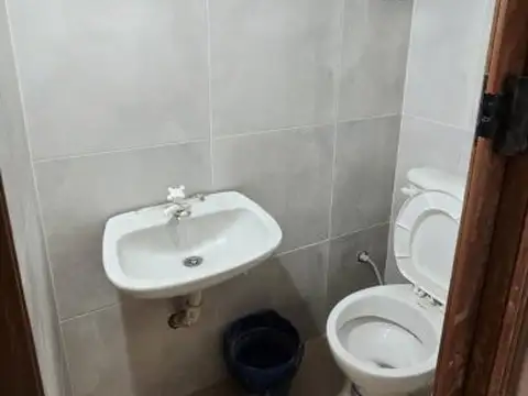 Local en Alquiler en Av. Luro, Laferrere.