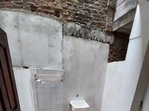 San Roque 900, Piso 1