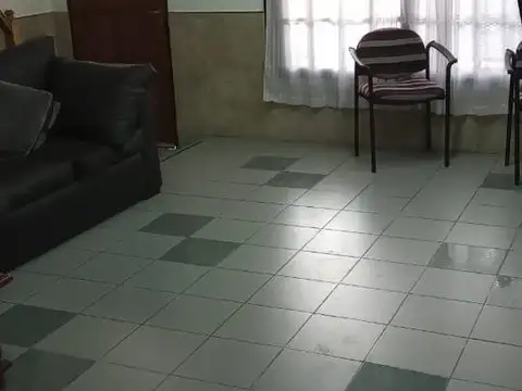 Emilio Mitre e/ Paso y Charcas