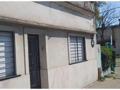 Casa de 1 dormitorio con patio, terraza con parrilla