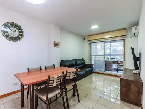 EN VENTA SEMIPISO CALIDAD BAUEN. 2 DORMITORIOS CON BALCON CERRADO AL FRENTE. MARTIN, ROSARIO.