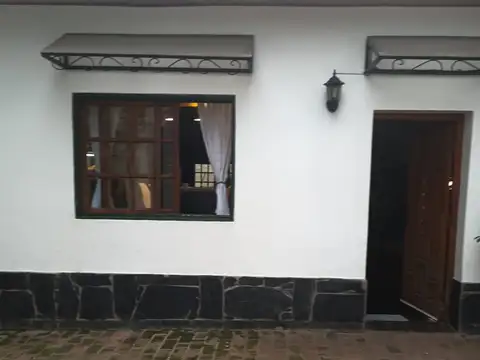 "EXCELENTE UBICACION"   "Z ONA COMERCIAL "   CASA EN VENTA   (Bustamante  y Chilavert)   (V. CELINA)