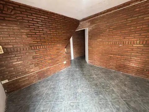 Departamento 3 ambientes en alquiler en Moreno centro para uso profesional o vivienda