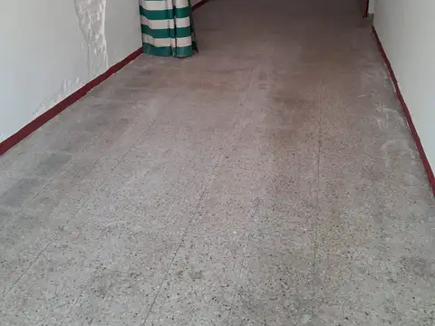 Casa en Alquiler con 2 cocheras