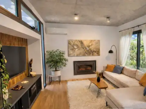 Casa 5 ambientes con 4 baños