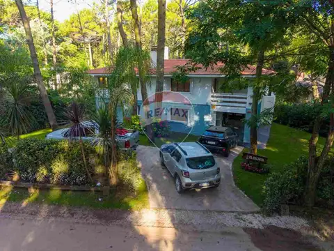 Casa en Alquiler Temporal con 2 cocheras
