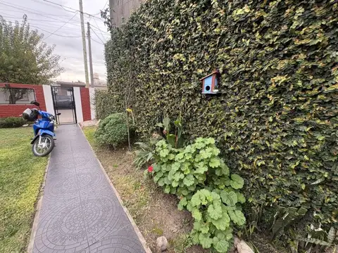 CASA EN VENTA 3 AMBIENTES