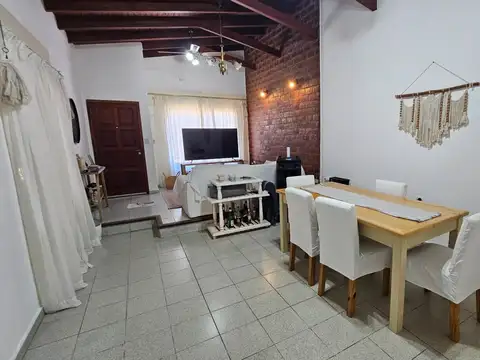 Casa en Venta con 1 cochera