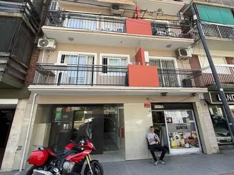 2 amb al frente con balcon