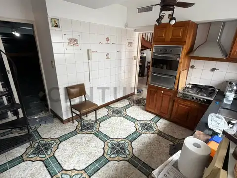 VENTA DE CASA 4 AMBIENTES + DEPENDENCIA , VILLA URQUIZA