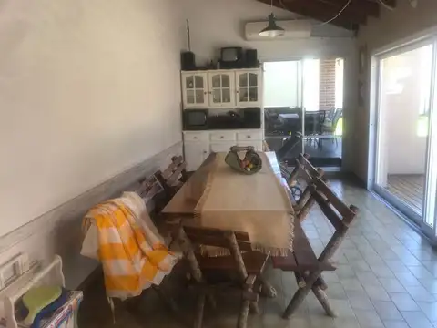 Casa en Venta en Temperley, USD 395.000