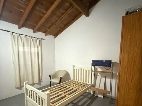 Casa 6 ambientes con 2 baños