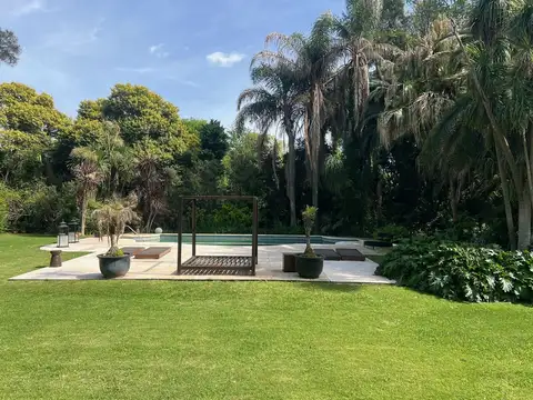 Casa 8 ambientes con 8 baños