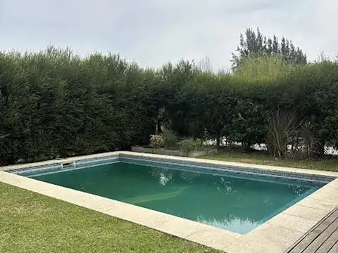 Avenida De Los Lagos 200