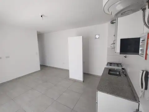 Depto Tipo Casa en Alquiler en Moron, $ 400.000