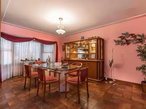 Casa 5 ambientes con 2 baños