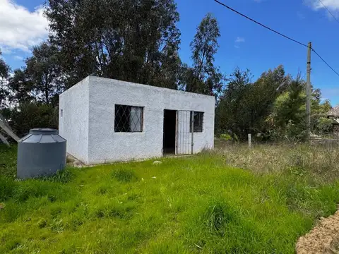 Venta casa de un dormitorio Araminda gran terreno