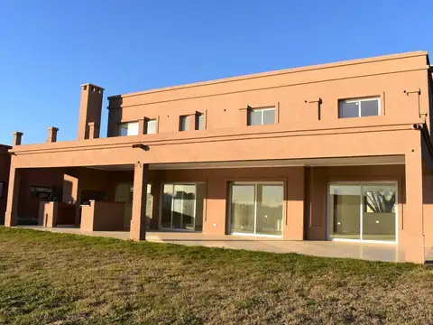 Venta casa 5 amb a la laguna. Cantón Islas. Escobar