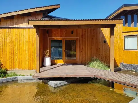 Casa 5 ambientes con 3 baños