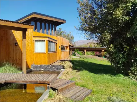 Casa en Venta con 3 cocheras