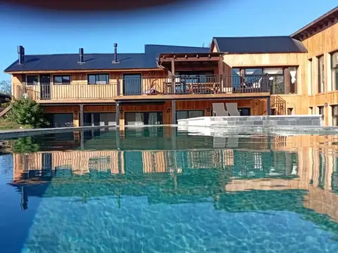 Casa en Venta con 4 cocheras