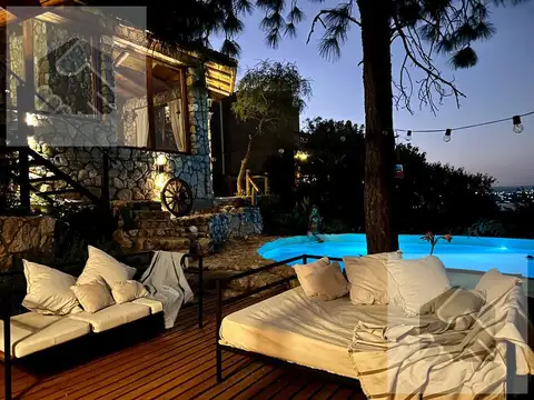 CASA EN VENTA DE 4 DORMITORIOS 3 BAÑOS EN COSTA AZUL SUR ||PHO8563929