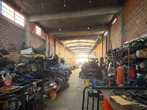 Galpon en Venta 41  mts Fondo