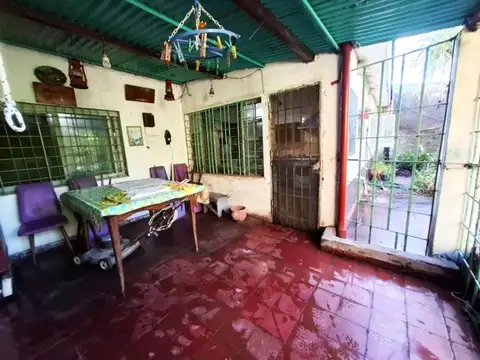 Casa 4 ambientes con 1 baño