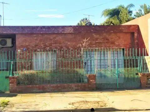 Casa 4 Ambientes Con Garage Lote Propio