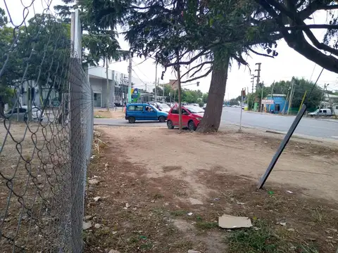 Esquina Comercial en Venta