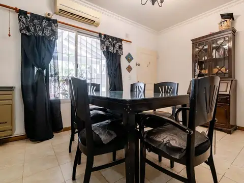 Depto Tipo Casa 4 ambientes con 2 baños