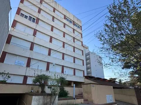Departamento de 2 1/2 amb. con cochera y gas natural, La Rioja 1568 San Bernardo
