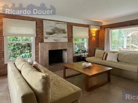Casa en Alquiler en Los Senderos I, USD 2.200
