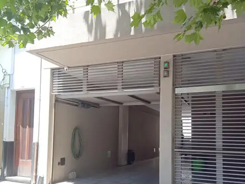 Venta de doble cochera en Flores Norte