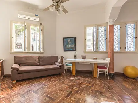 Venta Casa 5 ambientes de estilo | excelente estado| luz | detalles de calidad | Caballito