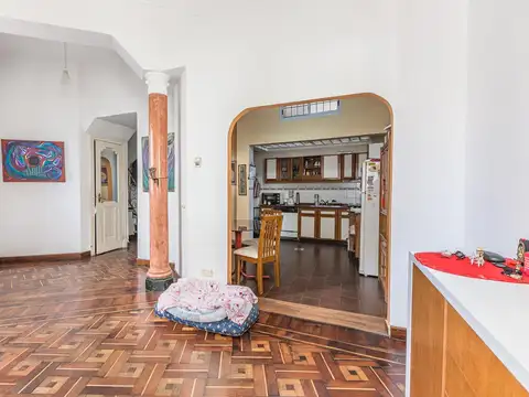 Casa 5 ambientes con 2 baños