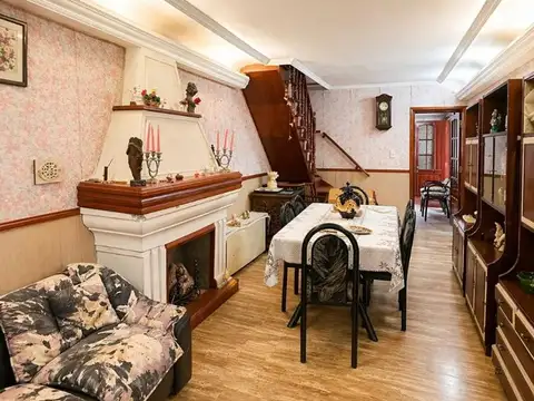 VENTA - CASA 3 AMBIENTES CON COCHERA Y PATIO -ALEJANDRO KORN