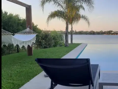 Casa 4 ambientes con 3 baños