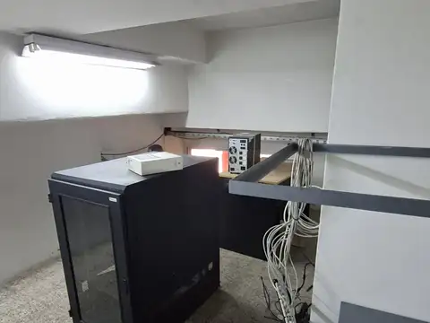 Local en Salta esq Garay PB 620m2 1er piso 190 sotano 124m2 totalmente al frente