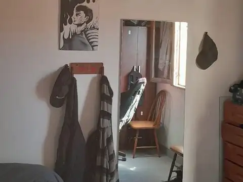 VENDO CASA CON LOCAL Y 2 DEPARTAMENTOS POMBO 131
