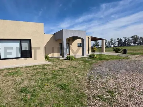 Venta Casa 4 ambientes sobre lote de 1.260 m² | Barrio Estribo, Villa de Campo Tres Pinos, General R