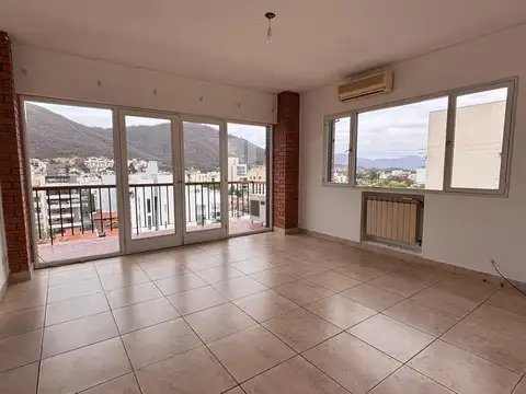 Departamento 8 ambientes con 1 baño