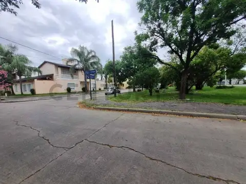 José Aguilera 2900, Piso 0