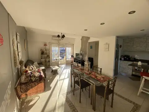Depto Tipo Casa en Venta de 4 ambientes